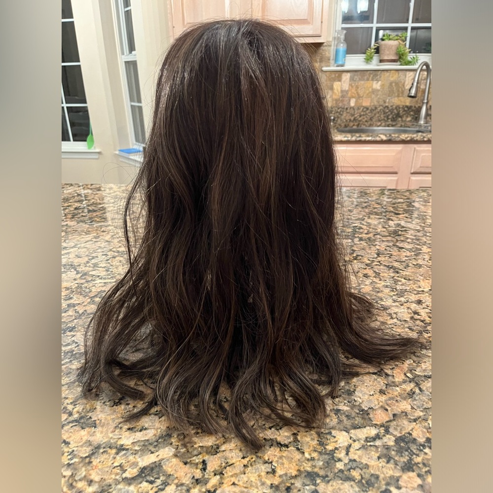 Raquel Welch Selfie Mode Wig - Picture 5 of 16